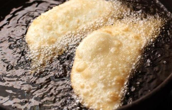 Чебуреки во фритюре рецепт пошаговый Чебуреки во фритюре рецепт пошаговый