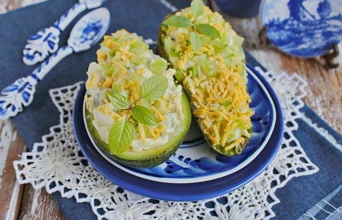 Салат с яйцом и авокадо - пошаговый рецепт с фото Салат с яйцом и авокадо - пошаговый рецепт с фото