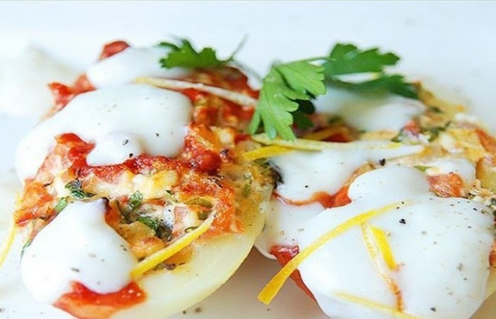 Картофель, фаршированный яйцами и брынзой картинки Картофель, фаршированный яйцами и брынзой картинки