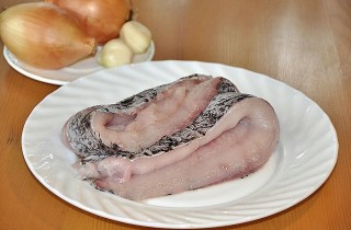 Щука, запеченная с овощами