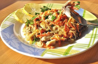 Щука, запеченная с овощами