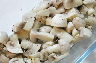 Салат с шампиньонами, сыром и яйцами