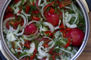 Закусочные помидоры