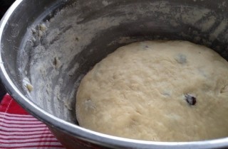 Булочки сдобные с изюмом