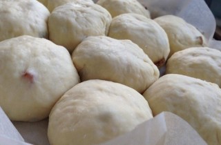 Булочки сдобные с изюмом