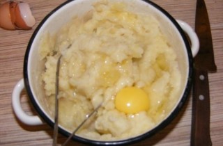 Картофельные зразы с мясом и грибами