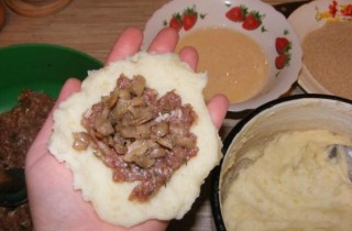 Картофельные зразы с мясом и грибами