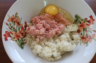 Котлеты куриные с капустой