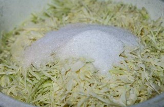Квашеная капуста с клюквой