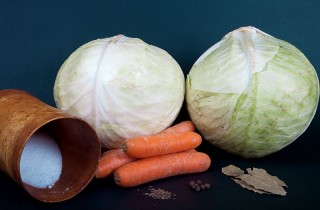Квашеная капуста с пряностями