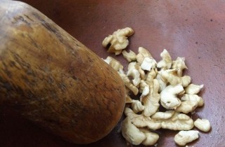 Салат из пекинской капусты с копченой колбасой