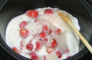 Клубничное варенье в мультиварке
