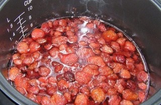 Клубничное варенье в мультиварке