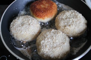 Куриные котлеты с картофельным пюре