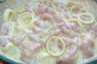 Куриный шашлык с овощами в духовке