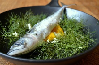 Запеченная скумбрия с фенхелем и лимоном