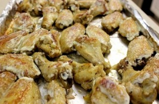 Запеченные куриные крылышки