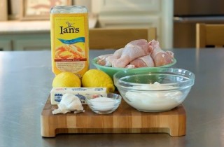 Запеченные куриные ножки в йогуртовом соусе в панировке