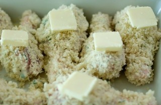Запеченные куриные ножки в йогуртовом соусе в панировке