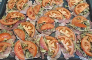 Отбивные из свинины по-французски с шампиньонами