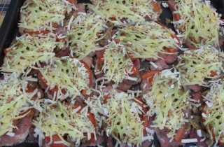 Отбивные из свинины по-французски с шампиньонами