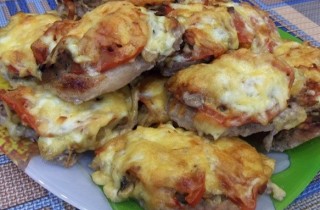 Отбивные из свинины по-французски с шампиньонами