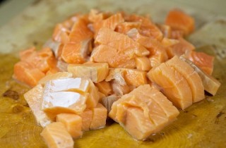 Пирог из красной рыбы