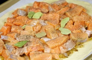 Пирог из красной рыбы