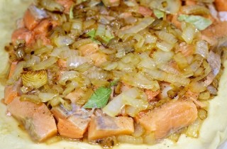 Пирог из красной рыбы