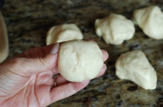 Пышные булочки с сыром