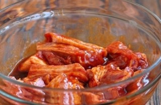 Ребрышки по-канадски, запеченные в духовке