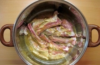 Запеченные ребрышки в горчичном маринаде