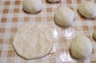 Жареные пирожки с грибами и картошкой