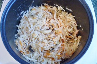Жареные пирожки с капустой и грибами