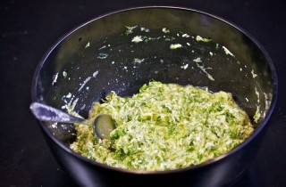 Кабачковые оладьи с козьим сыром
