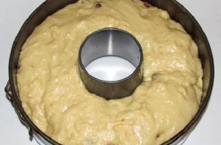 Кулич с изюмом