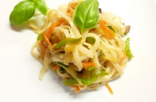 Лапша нудлс с овощами