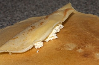 Вкусные блинчики с творогом
