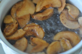 Компот из шиповника с яблоками