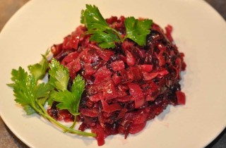 Салат из свеклы с луком
