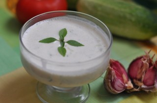 Огуречный соус к мясу