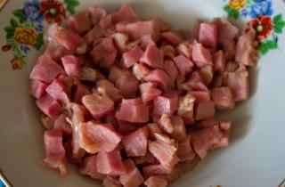 Лодочки из слоеного теста с картофелем и мясом - фото шага 2