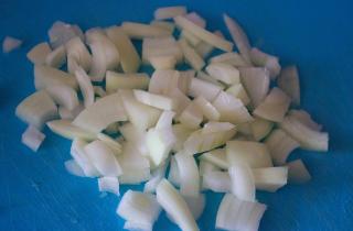 Лодочки из слоеного теста с картофелем и мясом - фото шага 3