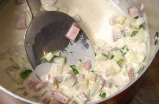 Окрошка с колбасой и курицей - фото шага 11