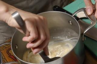 Окрошка с колбасой и курицей - фото шага 8