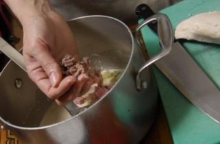 Окрошка с колбасой и курицей - фото шага 9