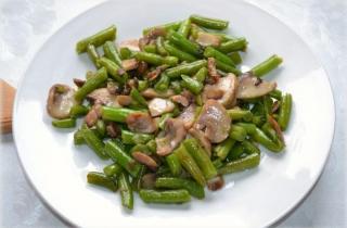 Теплый овощной салат с курицей - фото шага 1