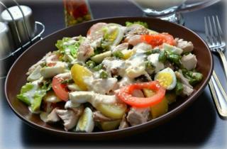 Теплый овощной салат с курицей - фото шага 7
