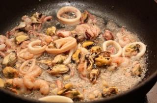 Паста с морепродуктами - фото шага 2