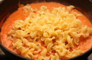 Паста с морепродуктами - фото шага 6